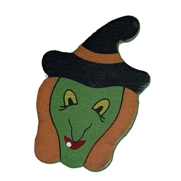 Halloween Lapel Pin  Wooden Green Witch Face - Picture 1 of 7